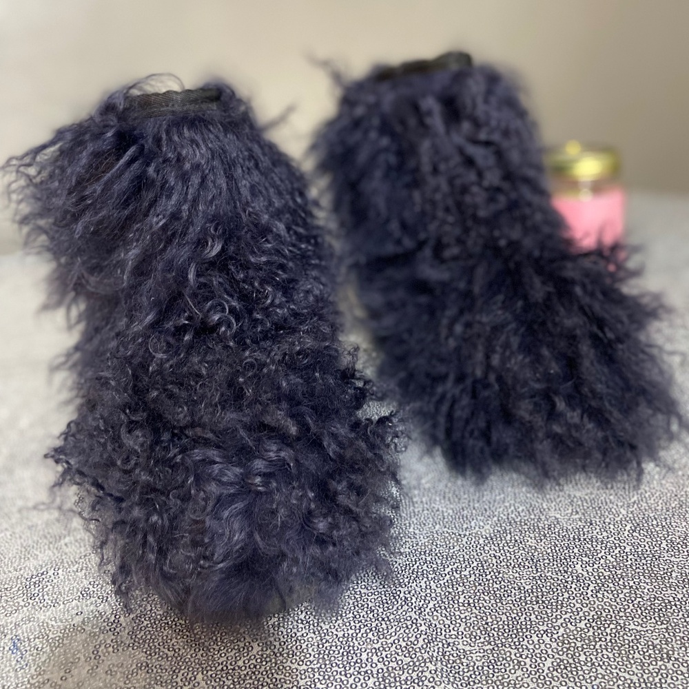 Blue short real fur shaggy boots size 9.5,10